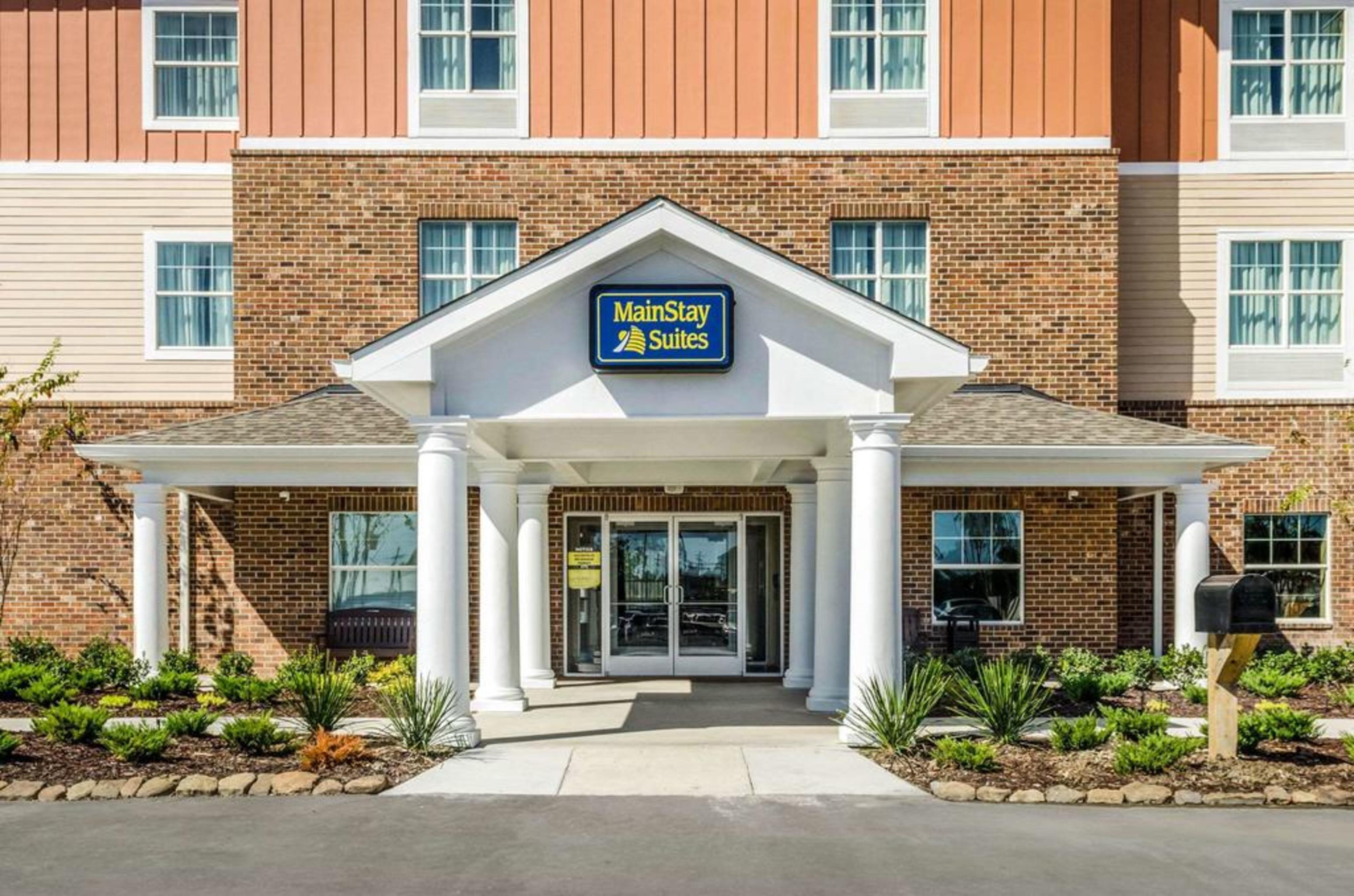 เมนสเตย์ สวีท แฮคเบอรี สปอร์ตแมน ลอดจ์ Hotel Hackberry ภายนอก รูปภาพ